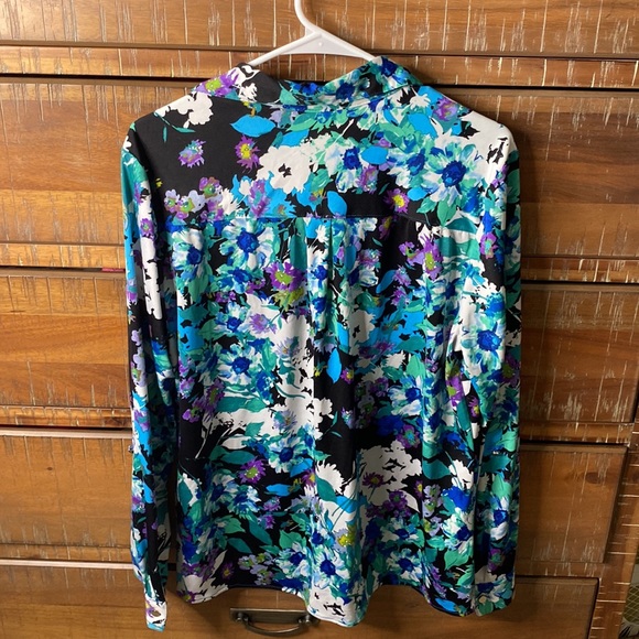 Floral button up blouse - Picture 7 of 7